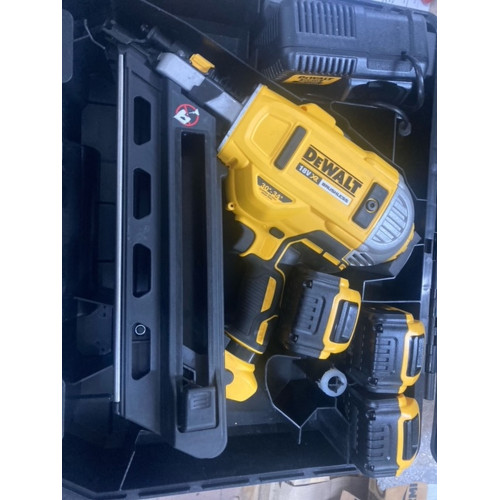 DeWALT DCN692P2 Cloueur de charpenteXR Brushless (2x5,0Ah/18V) coffre